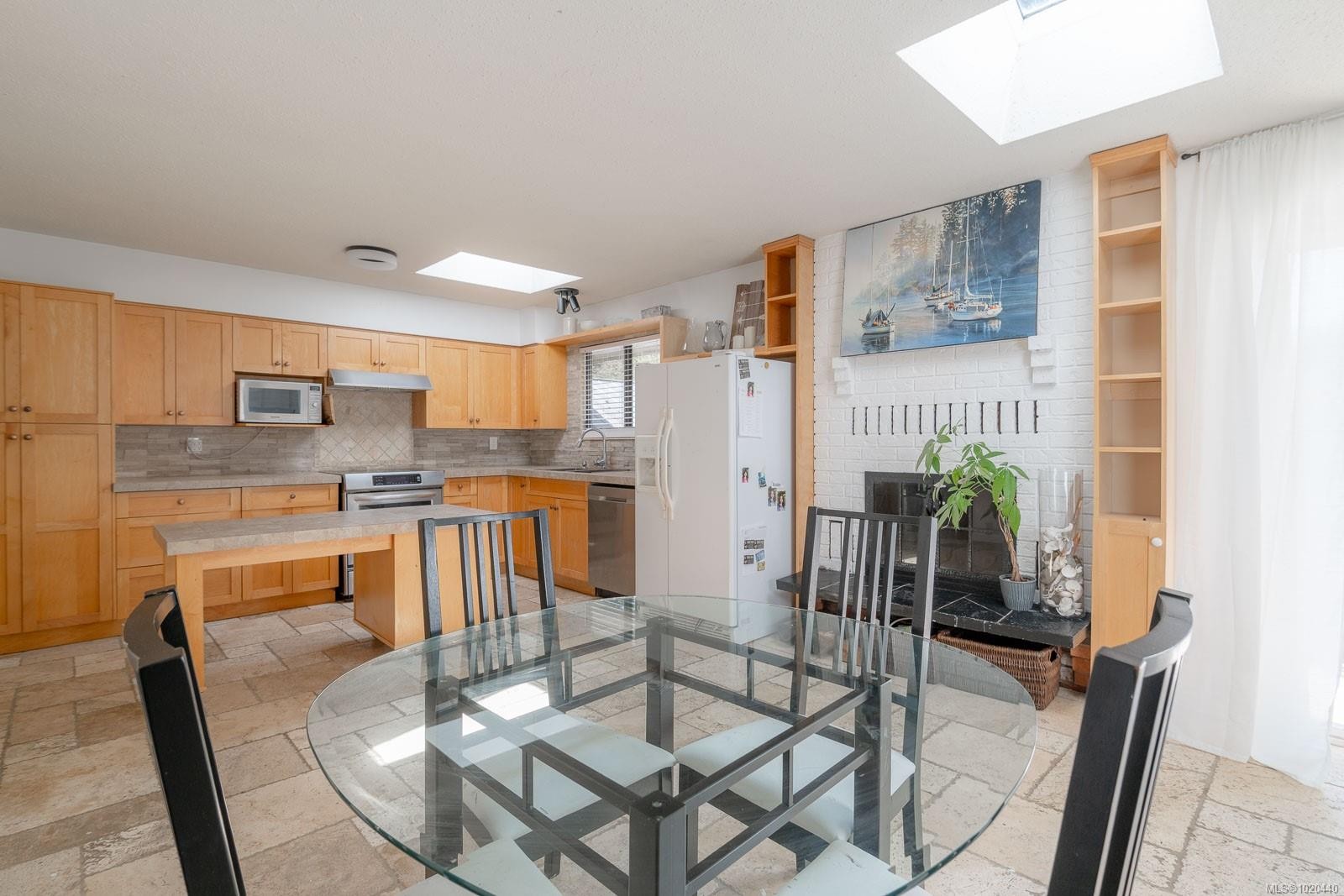 1025 Maple Lane Dr, Parksville, BC