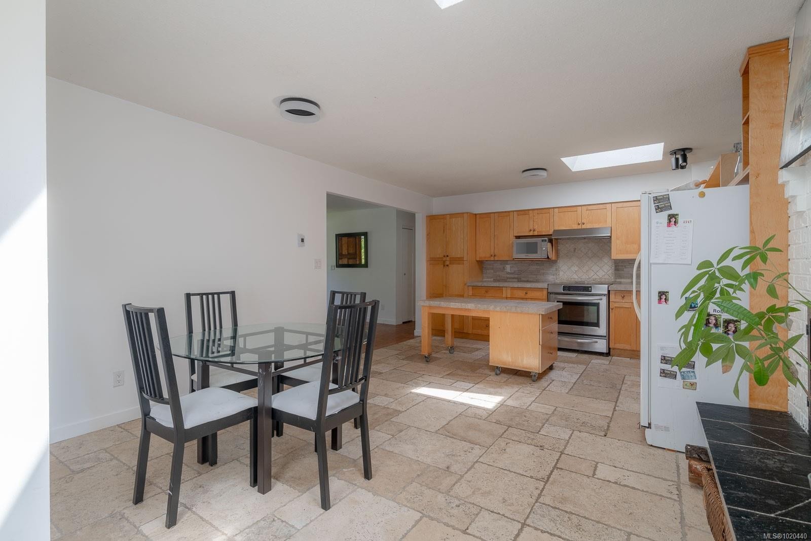 1025 Maple Lane Dr, Parksville, BC