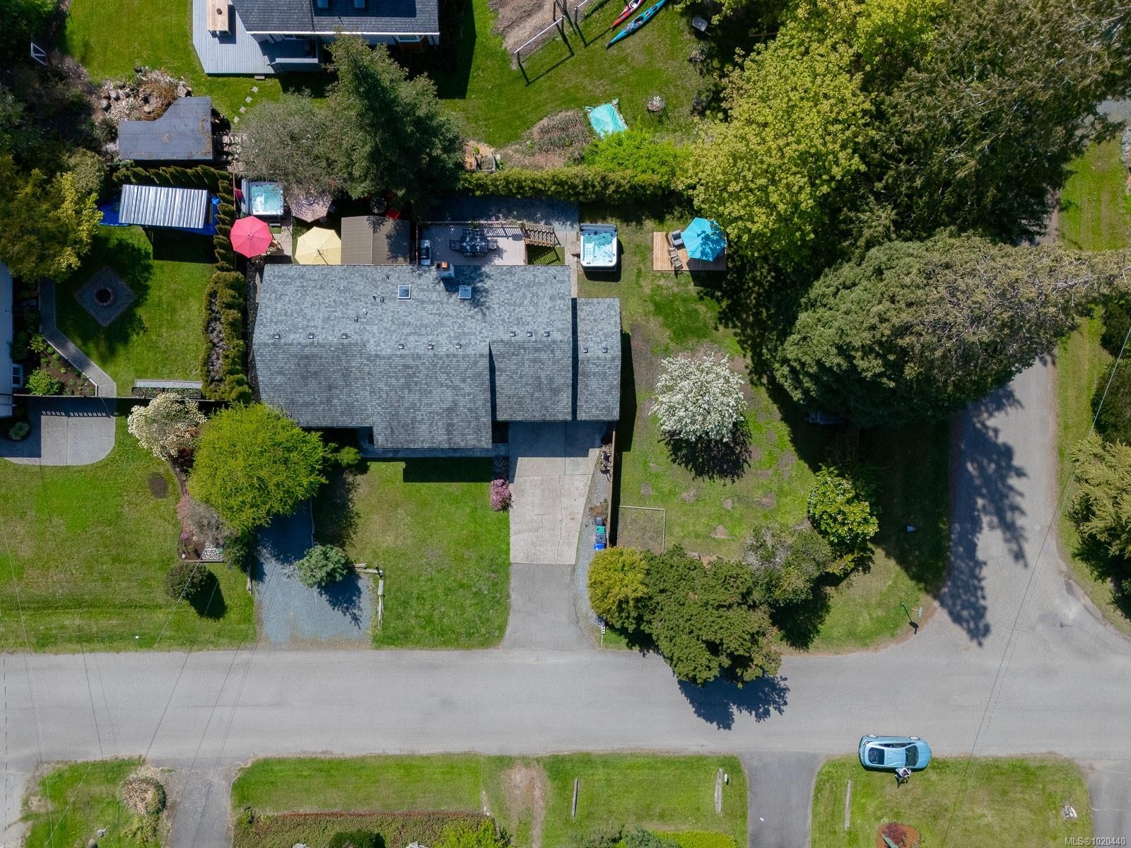 1025 Maple Lane Dr, Parksville, BC