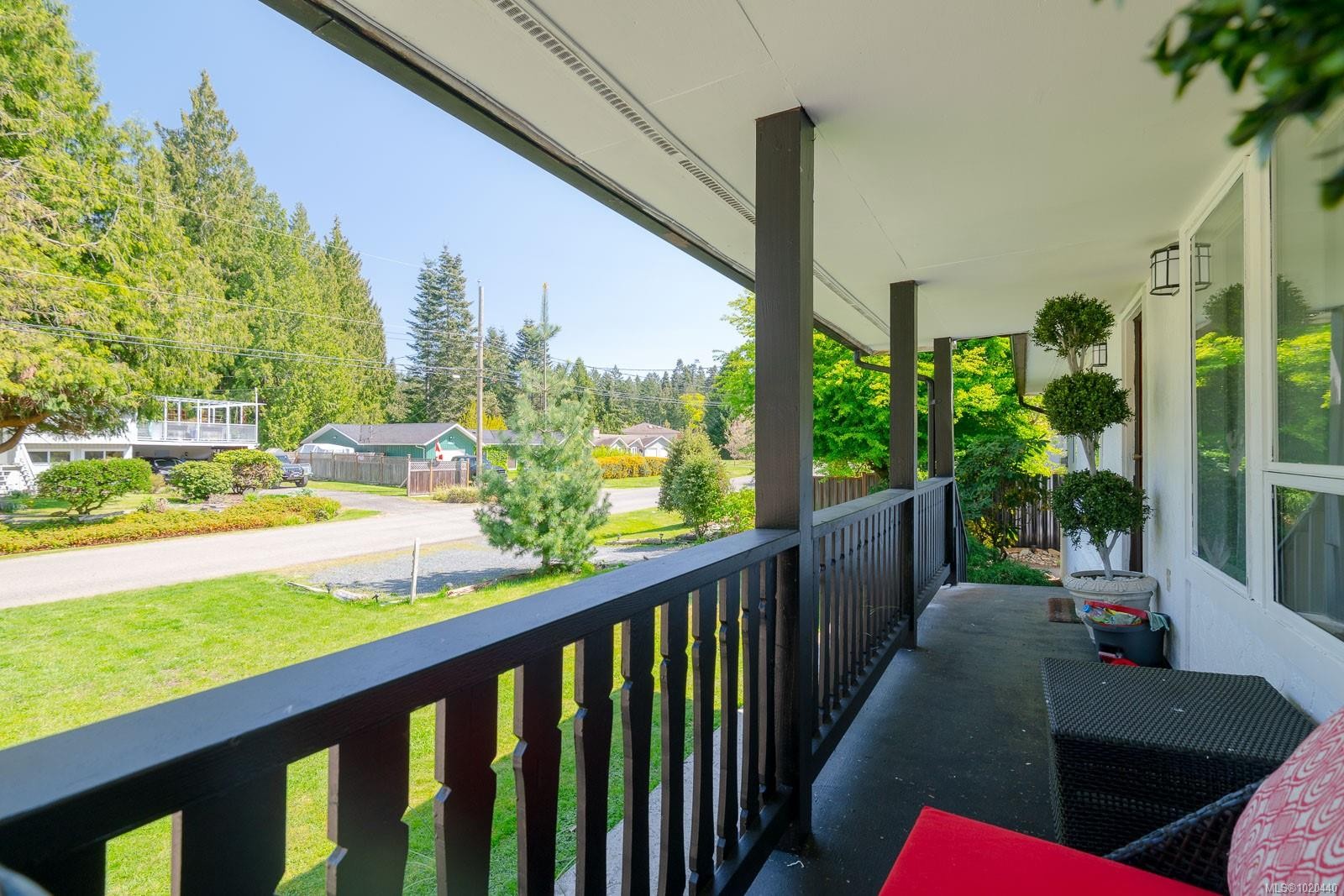 1025 Maple Lane Dr, Parksville, BC