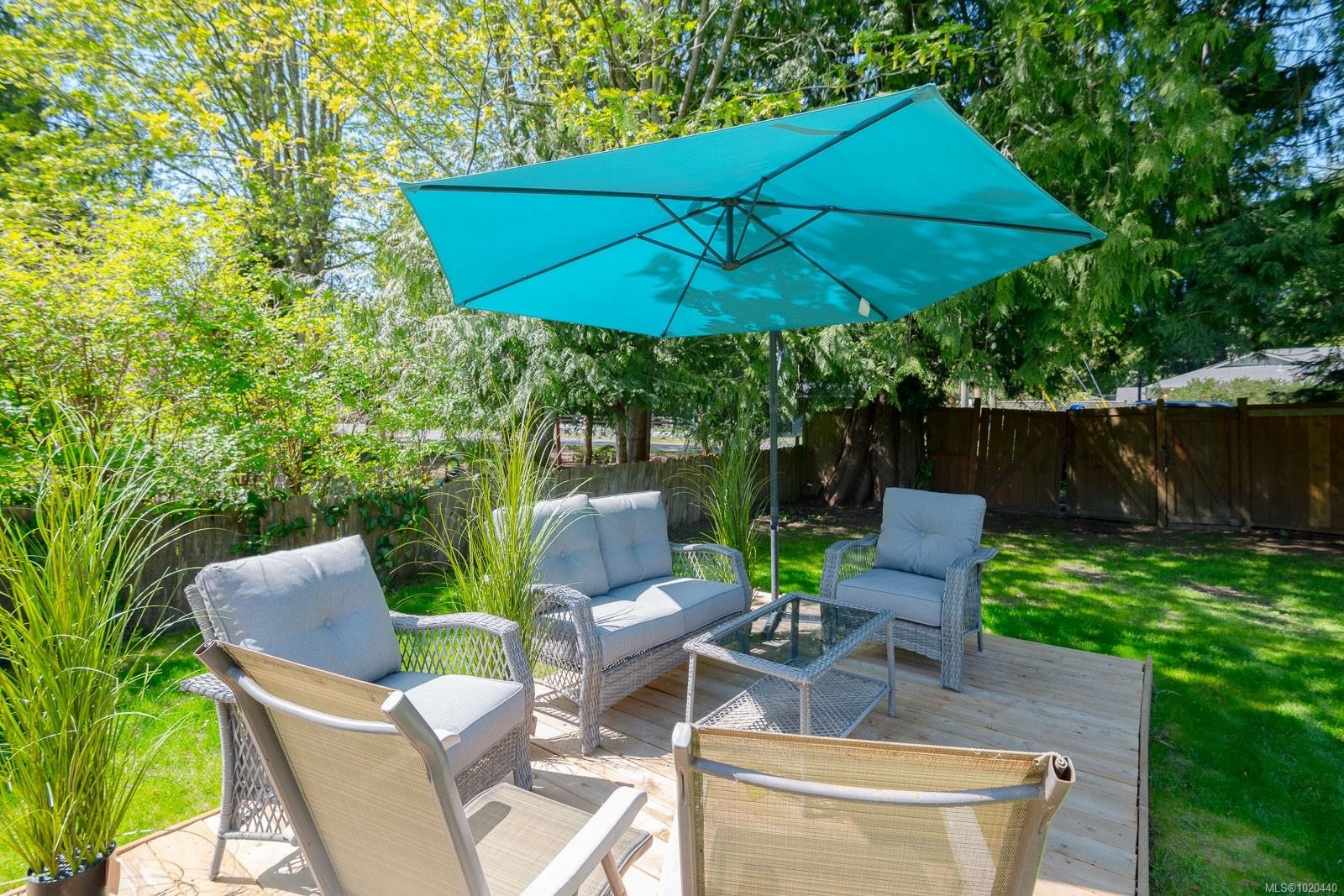 1025 Maple Lane Dr, Parksville, BC