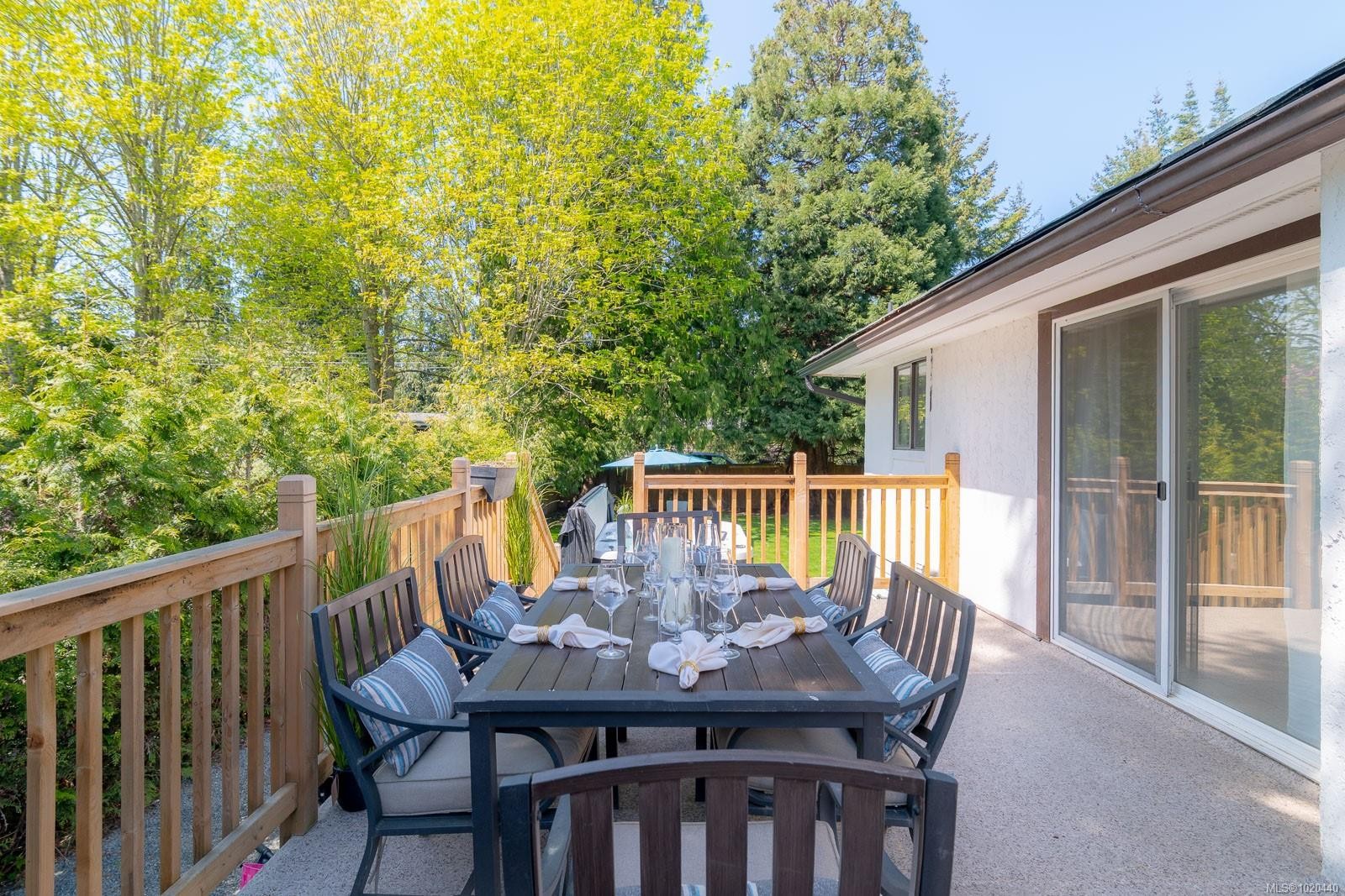 1025 Maple Lane Dr, Parksville, BC