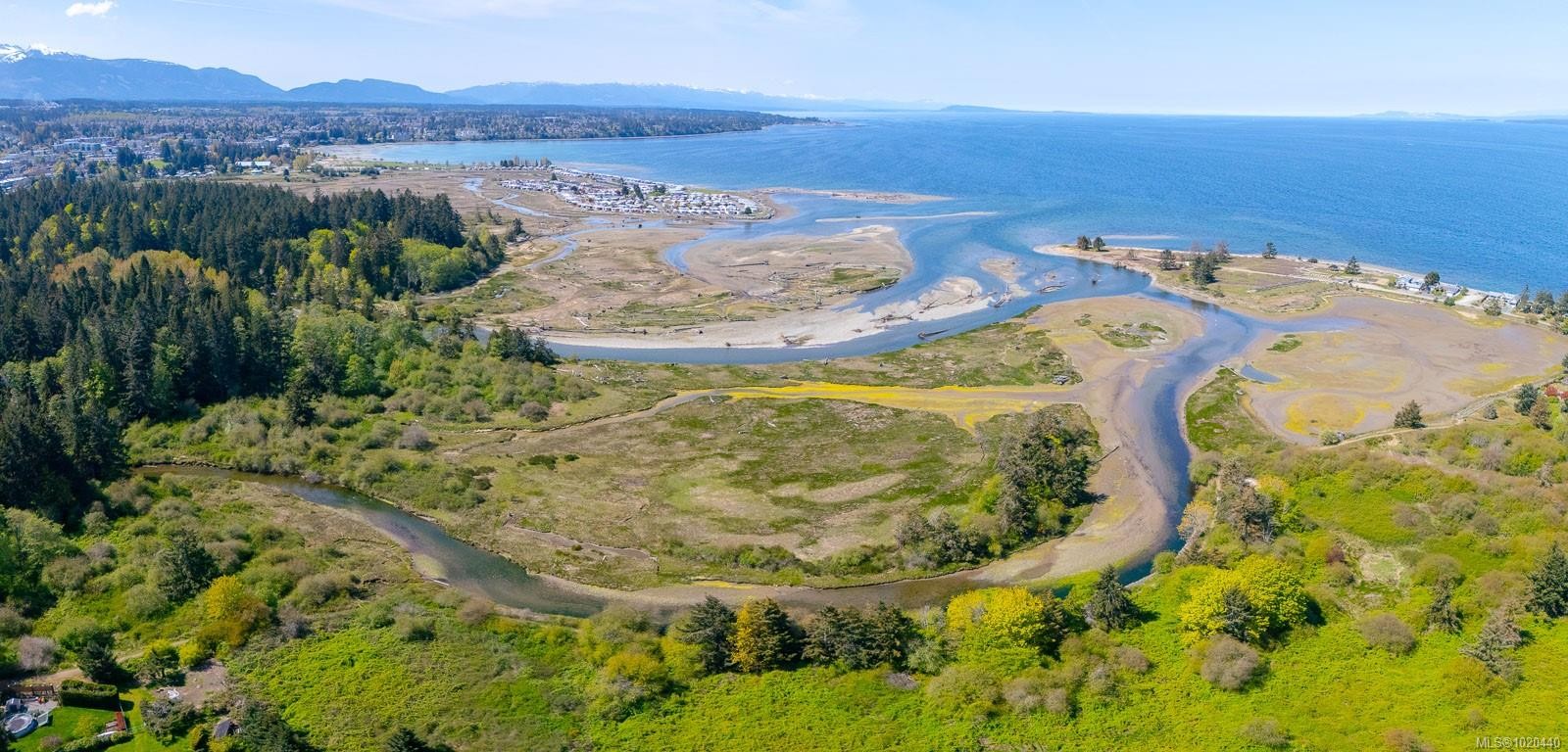 1025 Maple Lane Dr, Parksville, BC