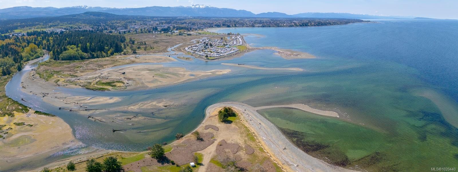 1025 Maple Lane Dr, Parksville, BC