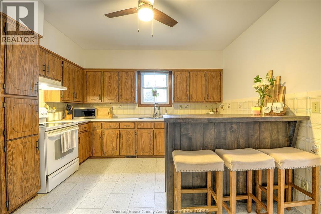 7 Westmoreland, Leamington, ON - Indoor Photo Showing Kitchen