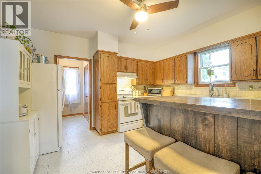 7 Westmoreland, Leamington, ON - Indoor Photo Showing Kitchen