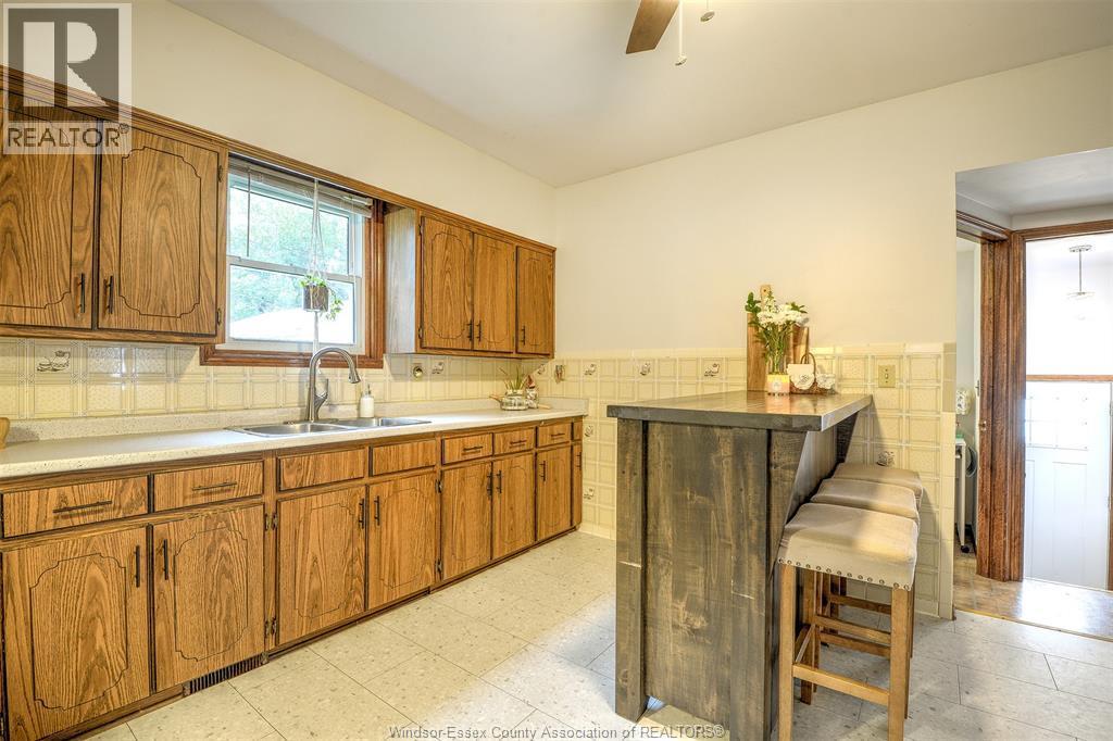 7 Westmoreland, Leamington, ON - Indoor Photo Showing Kitchen