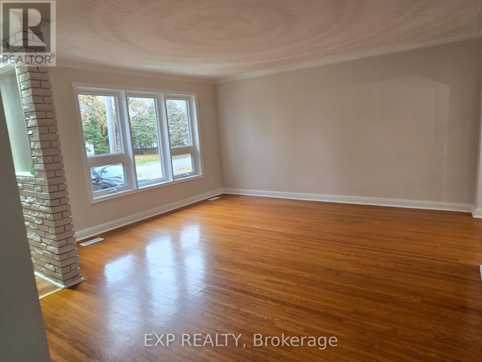 24 Fulham Street, Toronto, ON - Indoor Photo Showing Other Room