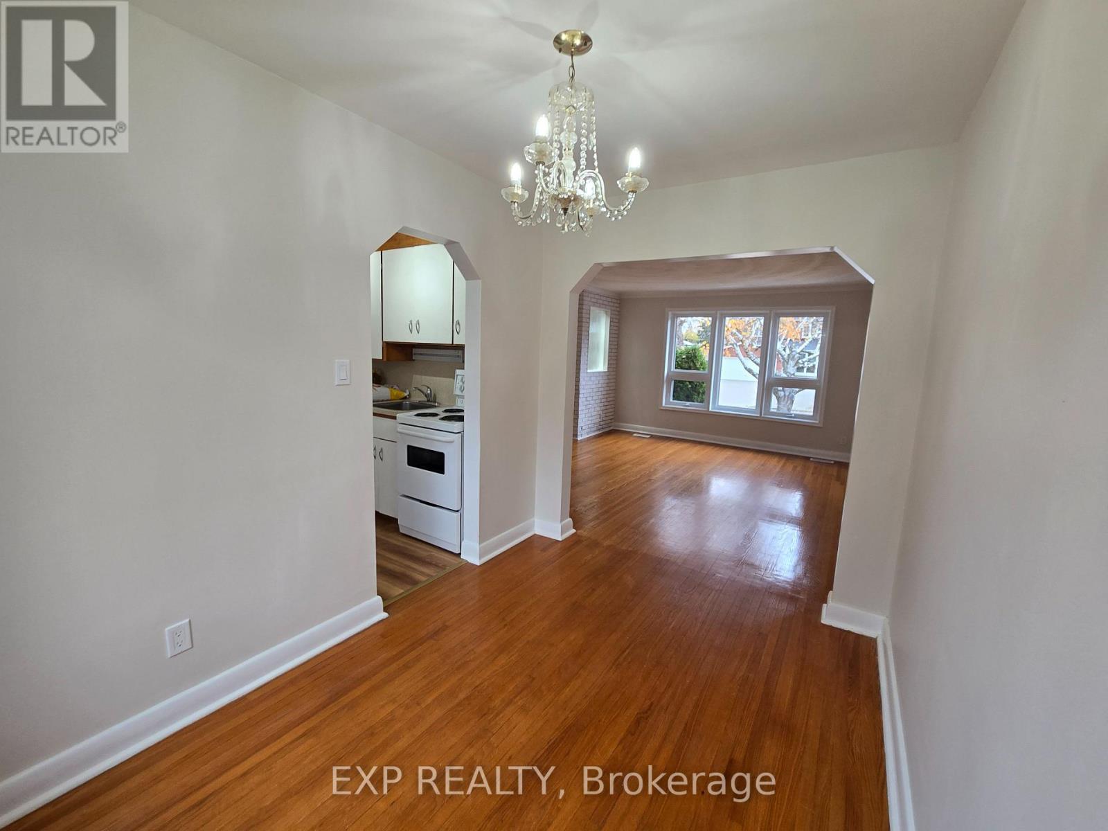 24 Fulham Street, Toronto, ON - Indoor Photo Showing Other Room