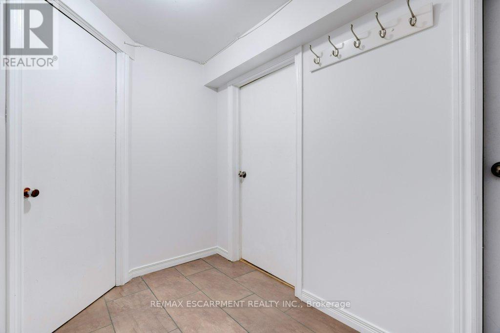 2217 Ghent Avenue, Burlington, ON - Indoor Photo Showing Other Room