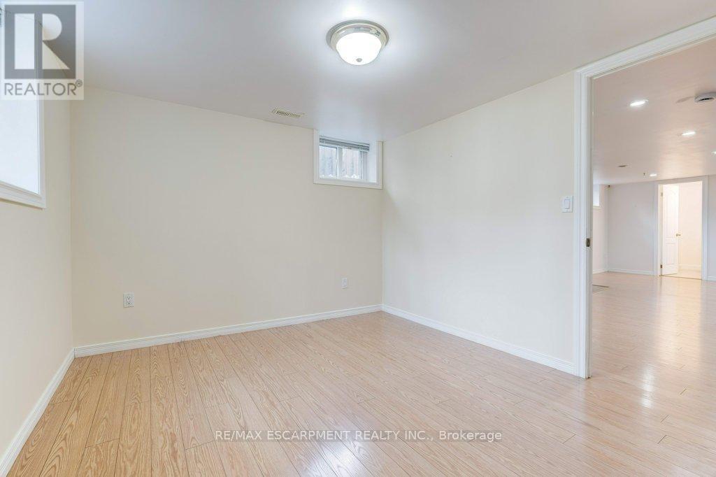2217 Ghent Avenue, Burlington, ON - Indoor Photo Showing Other Room