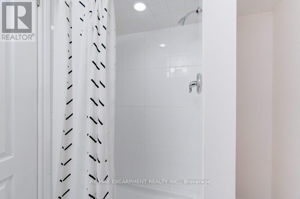 2217 Ghent Avenue, Burlington, ON -