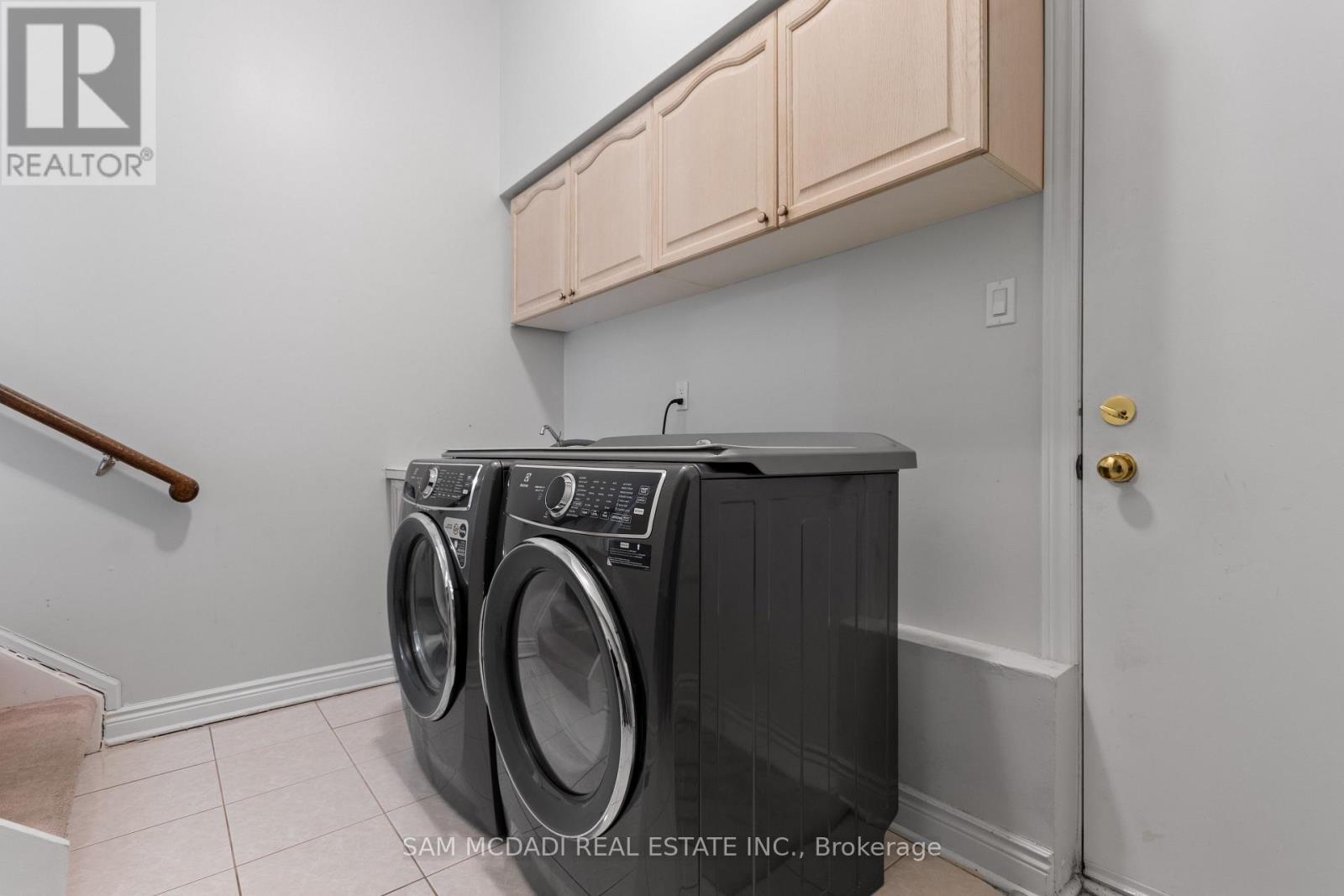 2556 Hammond Road, Mississauga, ON - Indoor Photo Showing Laundry Room
