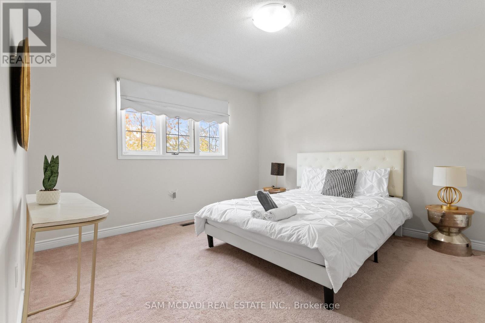 2556 Hammond Road, Mississauga, ON - Indoor Photo Showing Bedroom