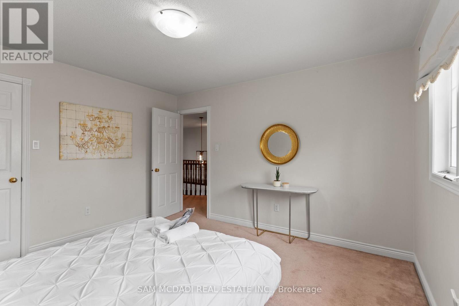 2556 Hammond Road, Mississauga, ON - Indoor Photo Showing Bedroom