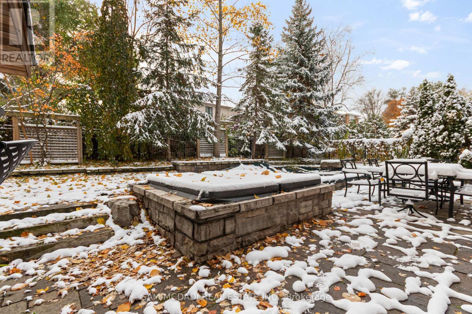 2556 Hammond Road, Mississauga, ON - Outdoor