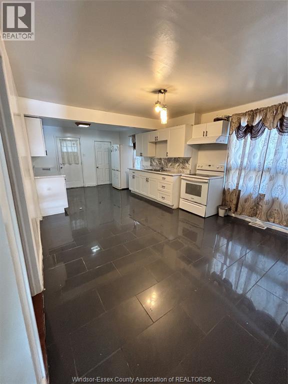 768 Brant, Windsor, ON - Indoor Photo Showing Other Room