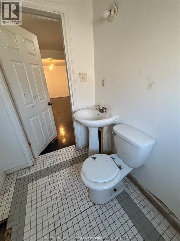 768 Brant, Windsor, ON - Indoor Photo Showing Bathroom