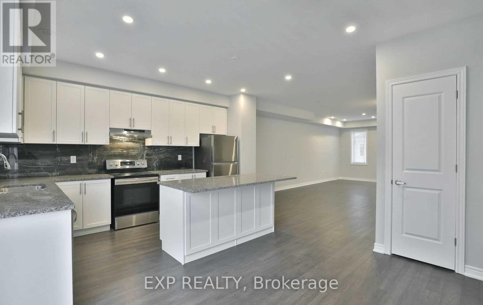 32 Rapids Lane, Hamilton, ON - Indoor Photo Showing Kitchen With Stainless Steel Kitchen With Upgraded Kitchen