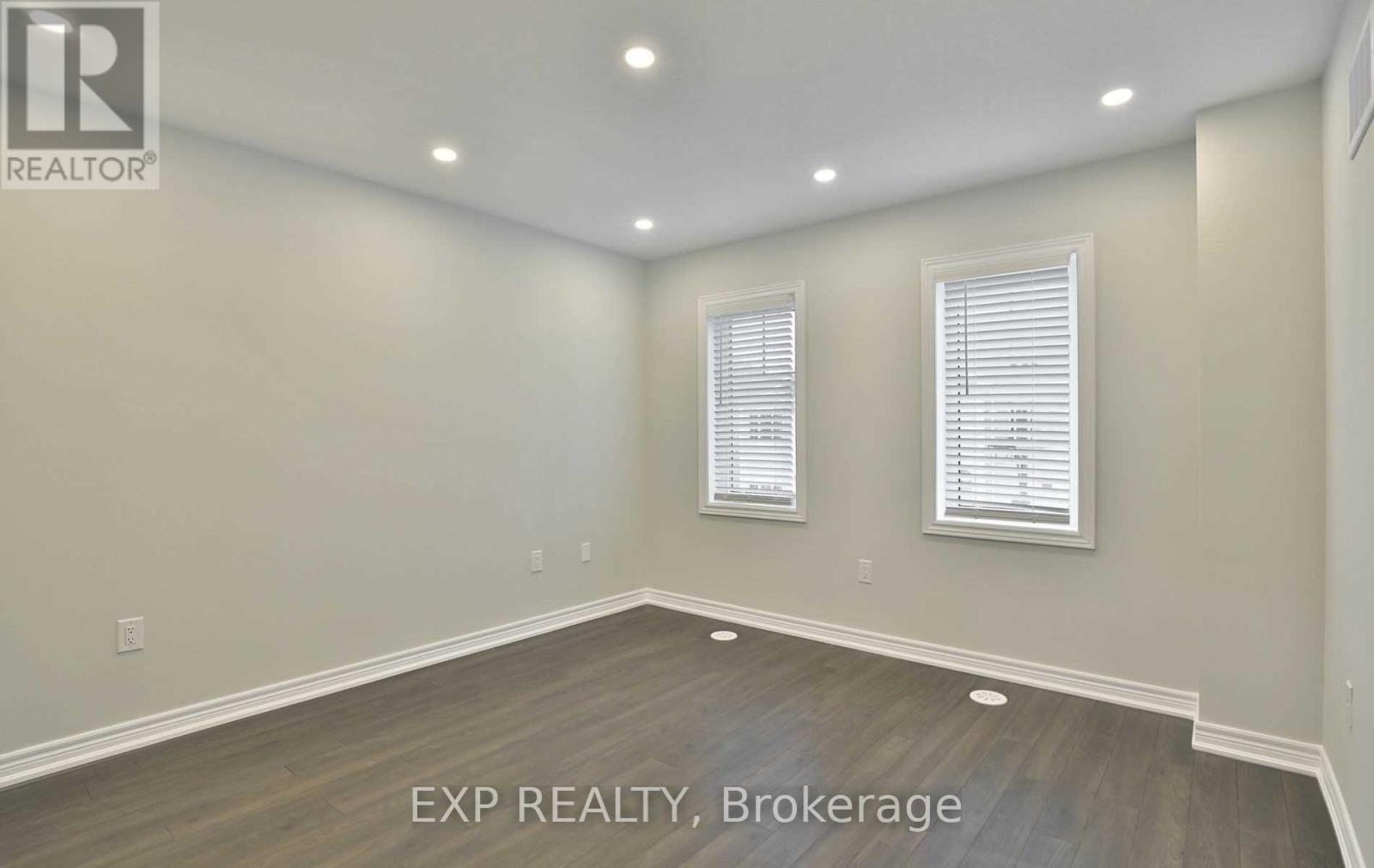 32 Rapids Lane, Hamilton, ON - Indoor Photo Showing Other Room