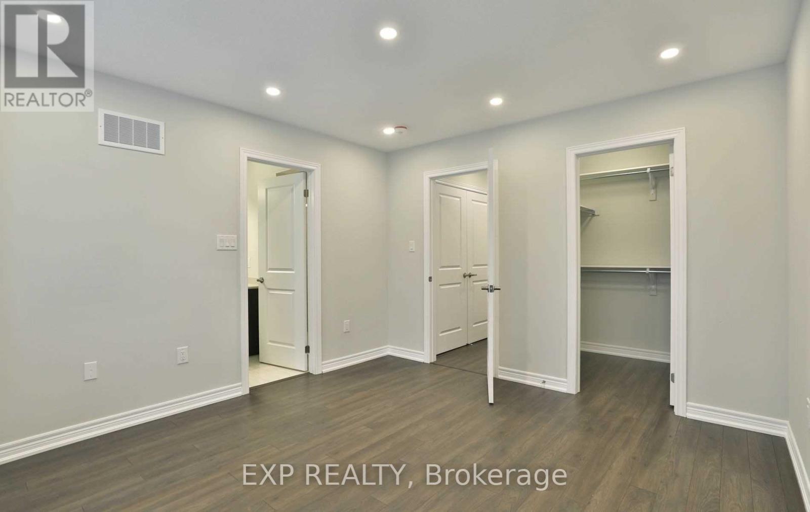 32 Rapids Lane, Hamilton, ON - Indoor Photo Showing Other Room