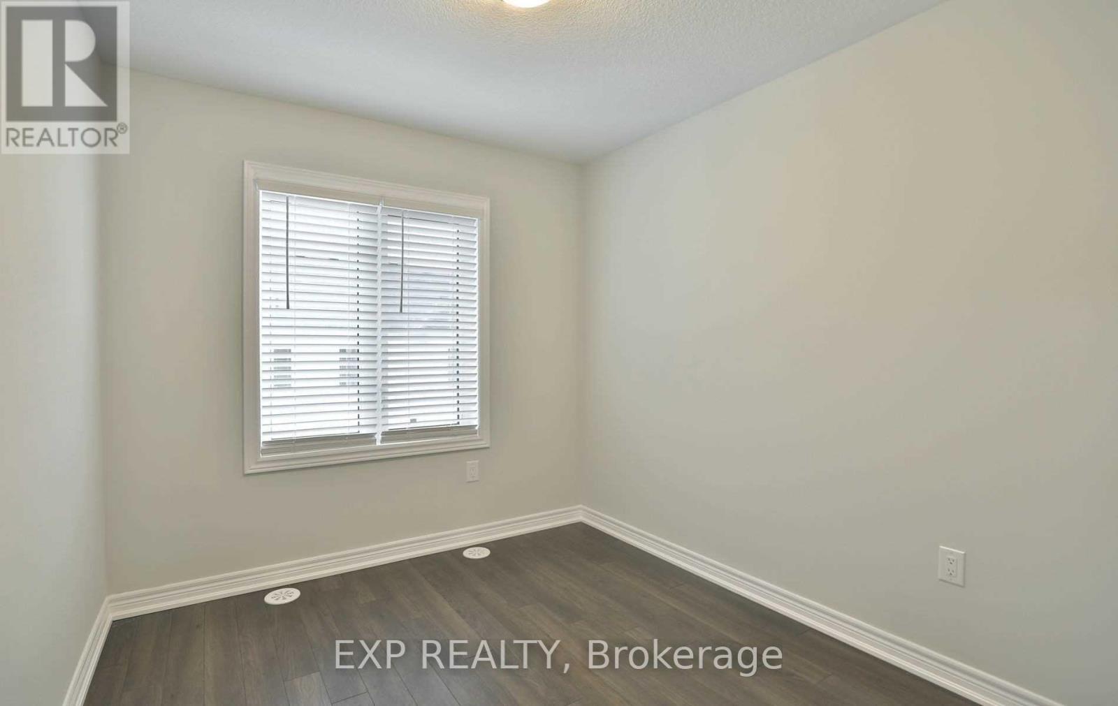 32 Rapids Lane, Hamilton, ON - Indoor Photo Showing Other Room