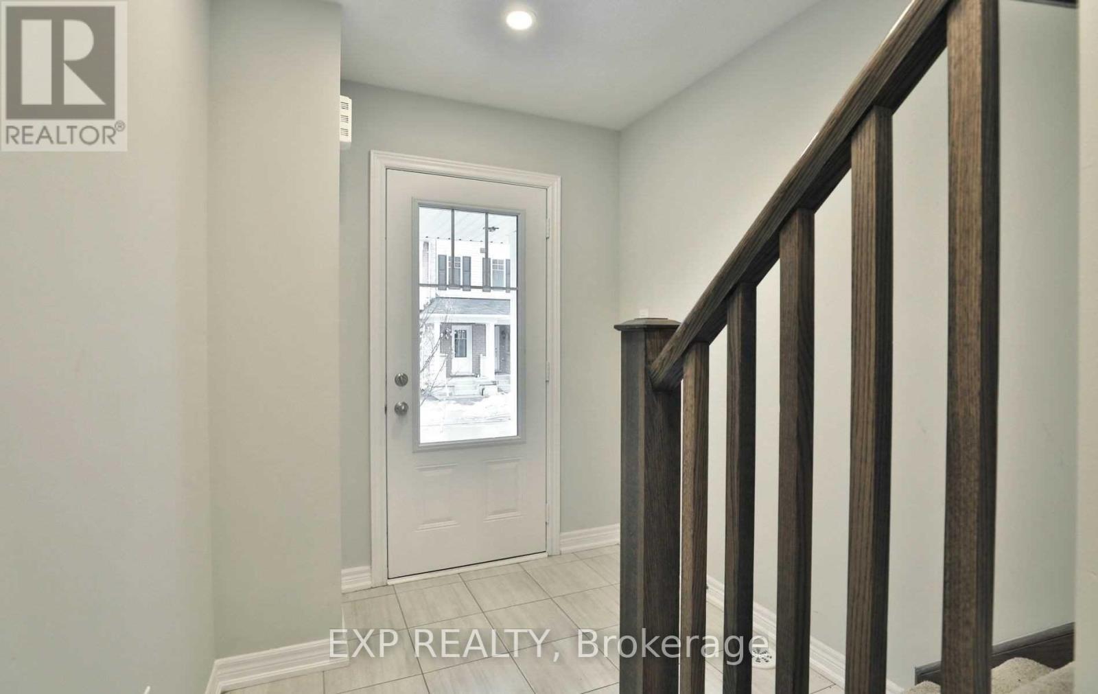 32 Rapids Lane, Hamilton, ON - Indoor Photo Showing Other Room