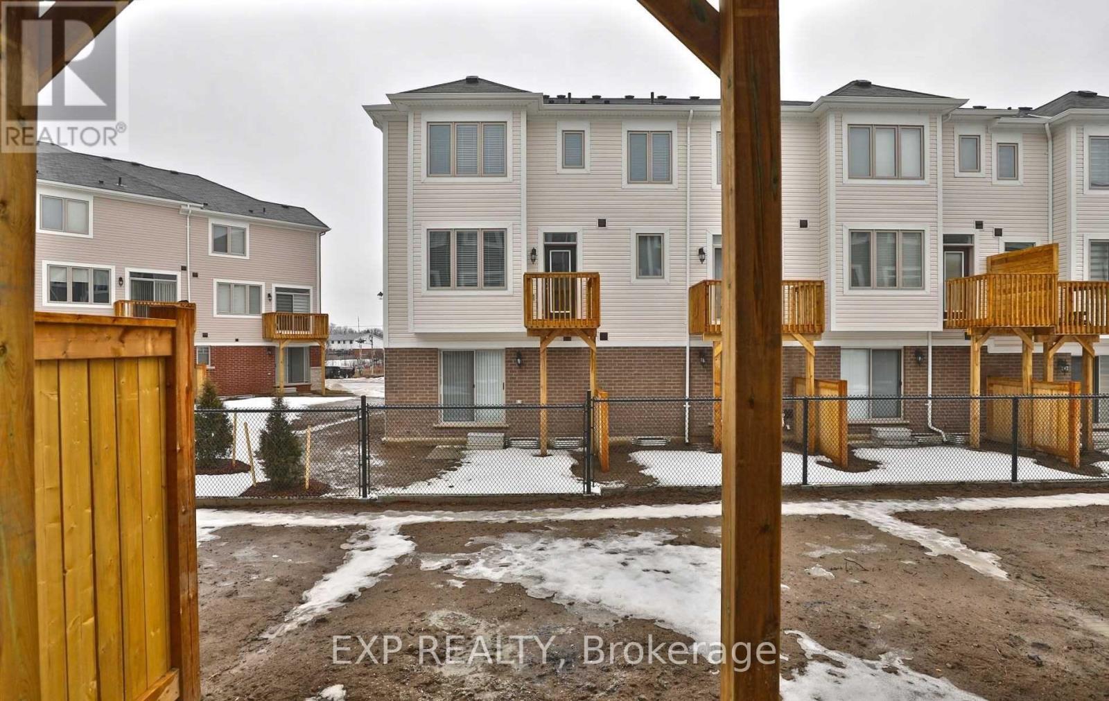 32 Rapids Lane, Hamilton, ON - Outdoor