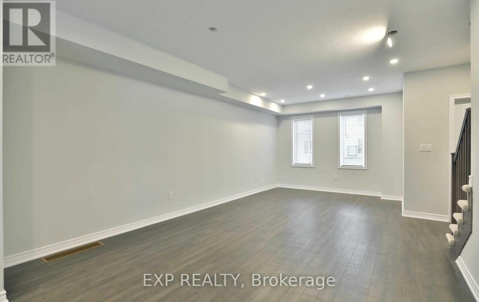 32 Rapids Lane, Hamilton, ON - Indoor Photo Showing Other Room