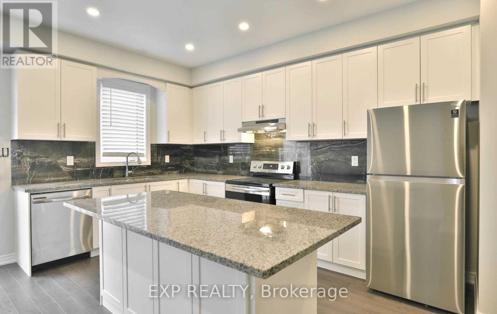32 Rapids Lane, Hamilton, ON - Indoor Photo Showing Kitchen With Stainless Steel Kitchen With Upgraded Kitchen