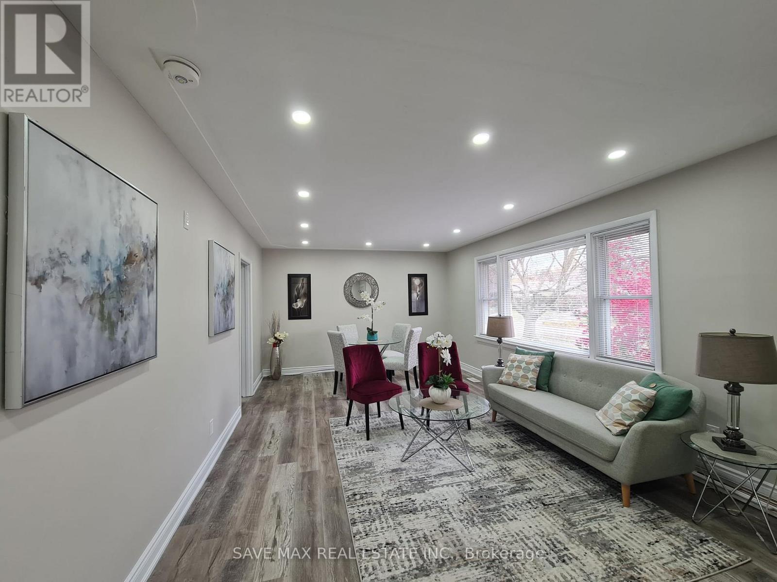 214 Cornwall Street, Waterloo, ON - Indoor