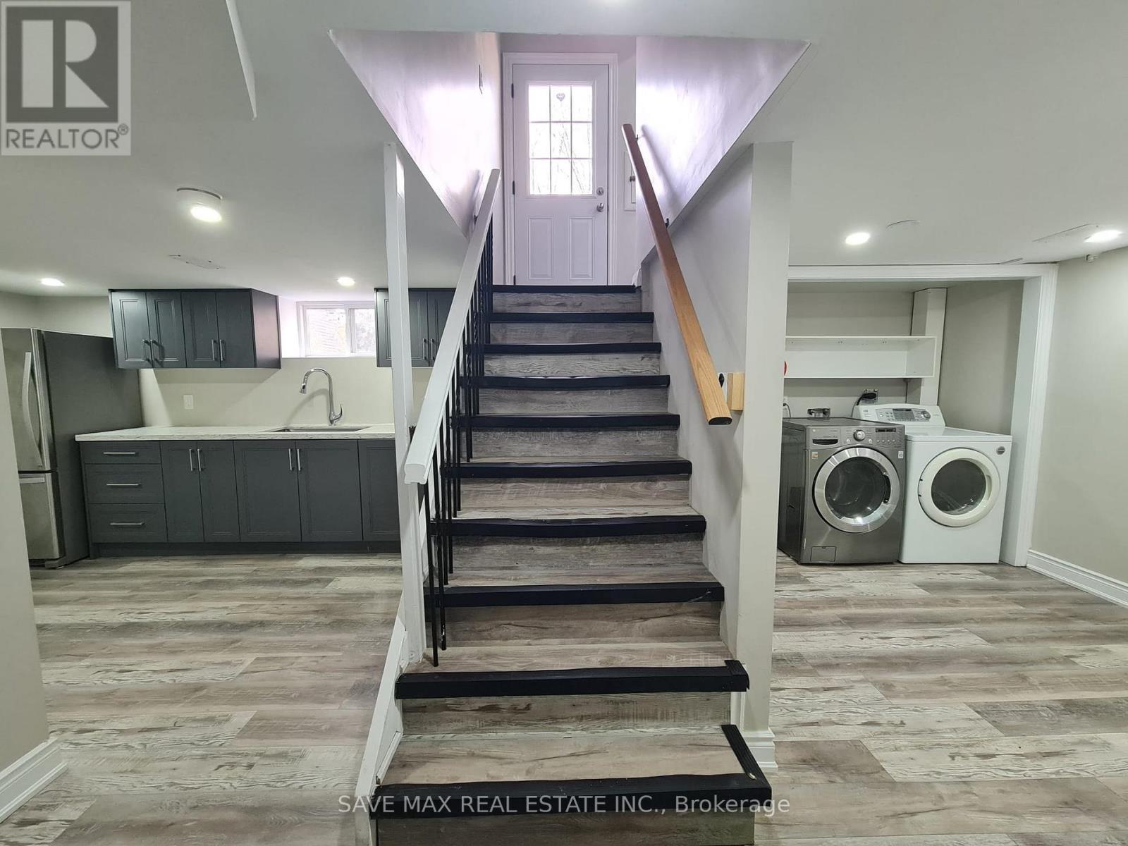 214 Cornwall Street, Waterloo, ON - Indoor