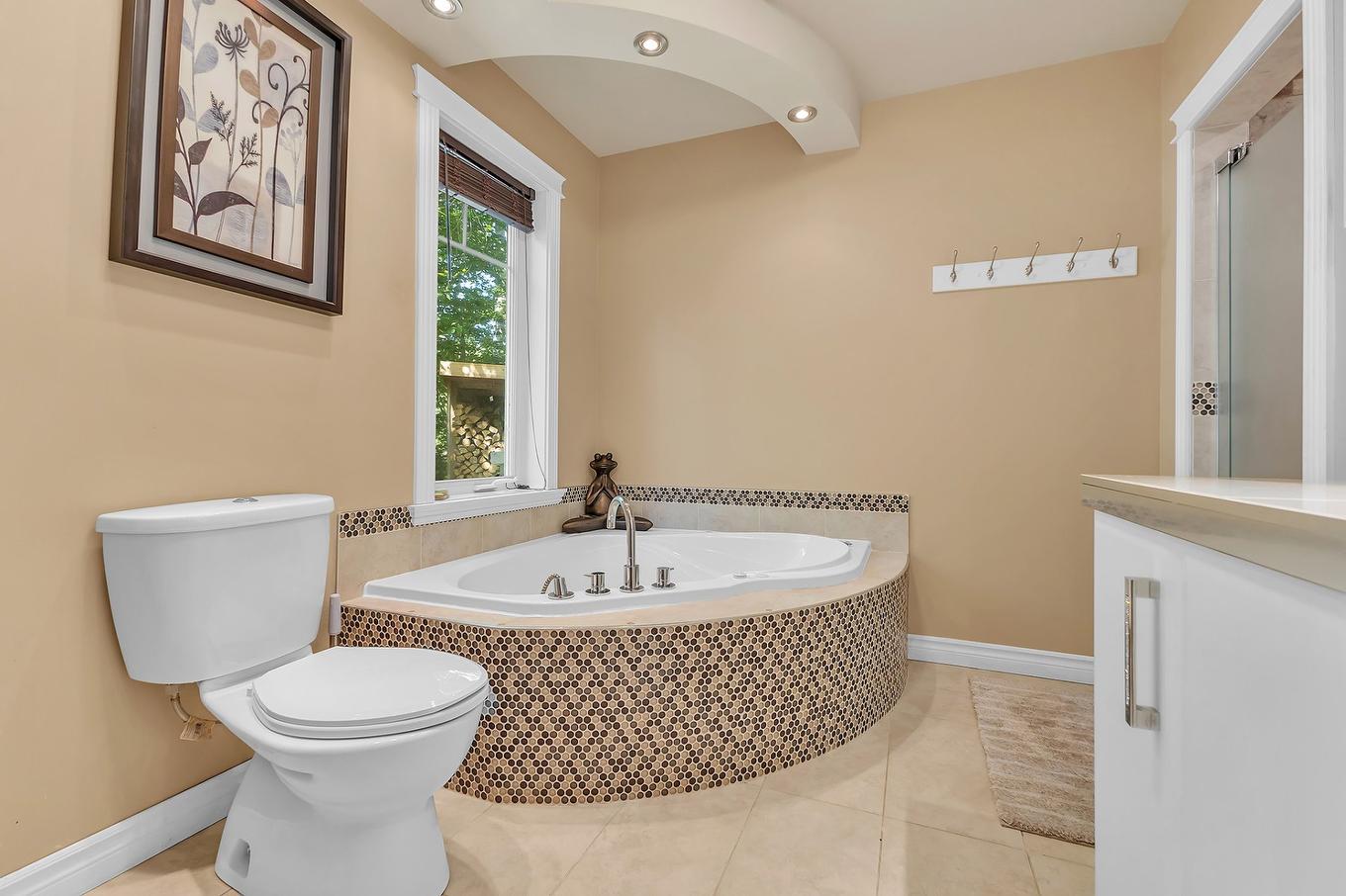 Bathroom - 436 Ch. Blackburn, Val-Des-Monts, QC - Indoor Photo Showing Bathroom