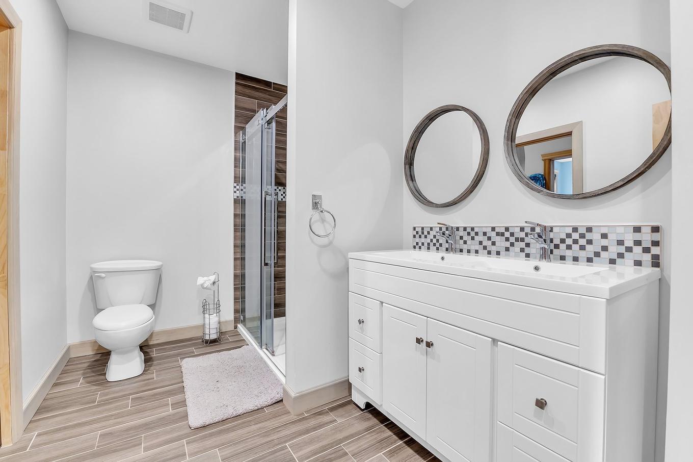 Bathroom - 436 Ch. Blackburn, Val-Des-Monts, QC - Indoor Photo Showing Bathroom