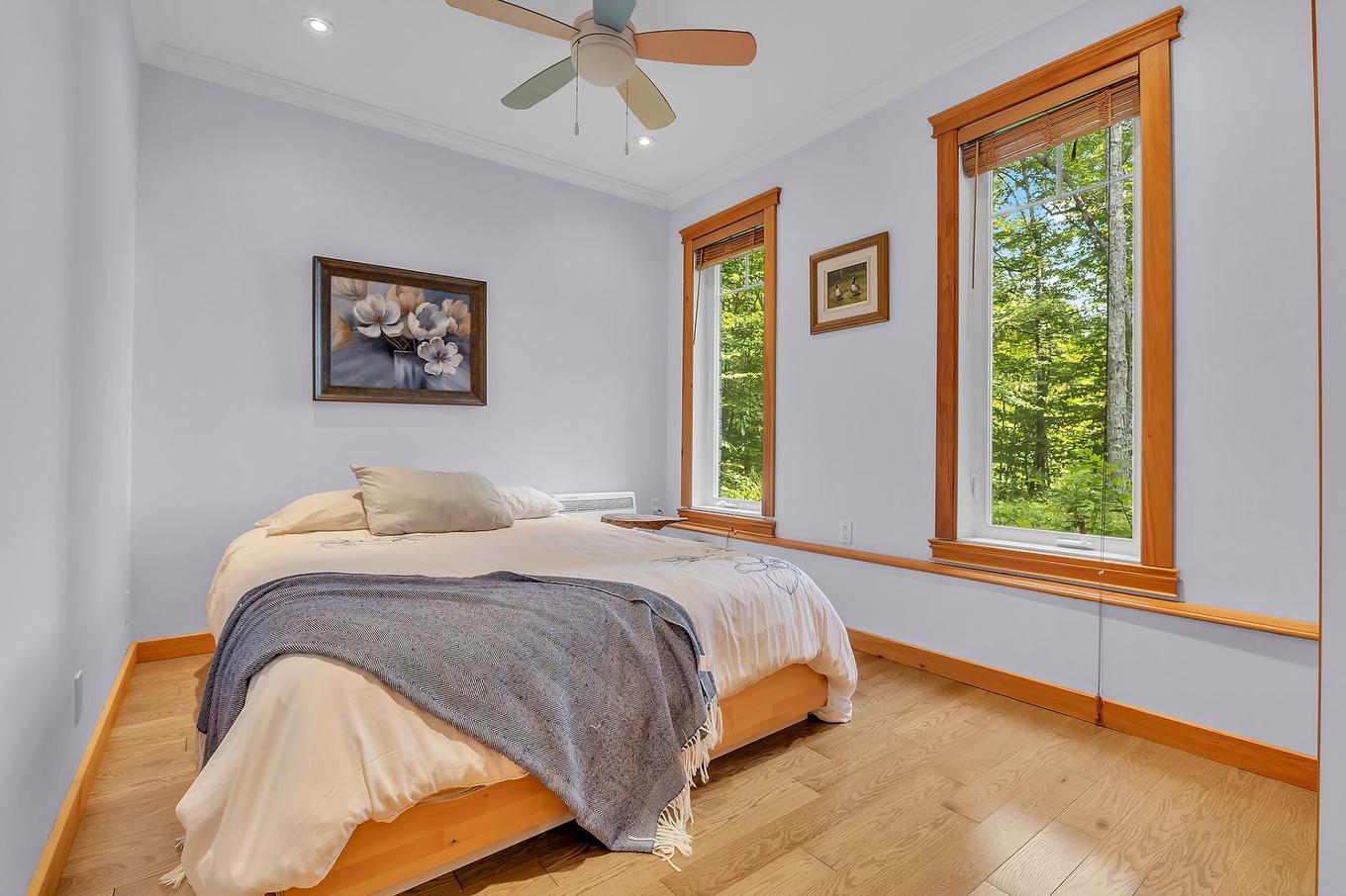 Bedroom - 436 Ch. Blackburn, Val-Des-Monts, QC - Indoor Photo Showing Bedroom