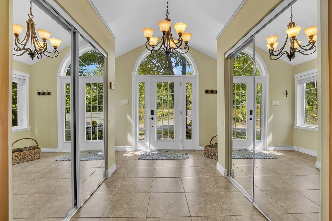 Hall - 436 Ch. Blackburn, Val-Des-Monts, QC - Indoor Photo Showing Other Room