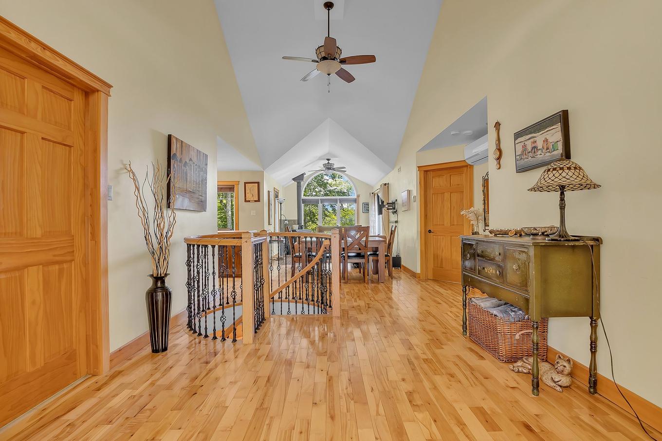 Passageway - 436 Ch. Blackburn, Val-Des-Monts, QC - Indoor