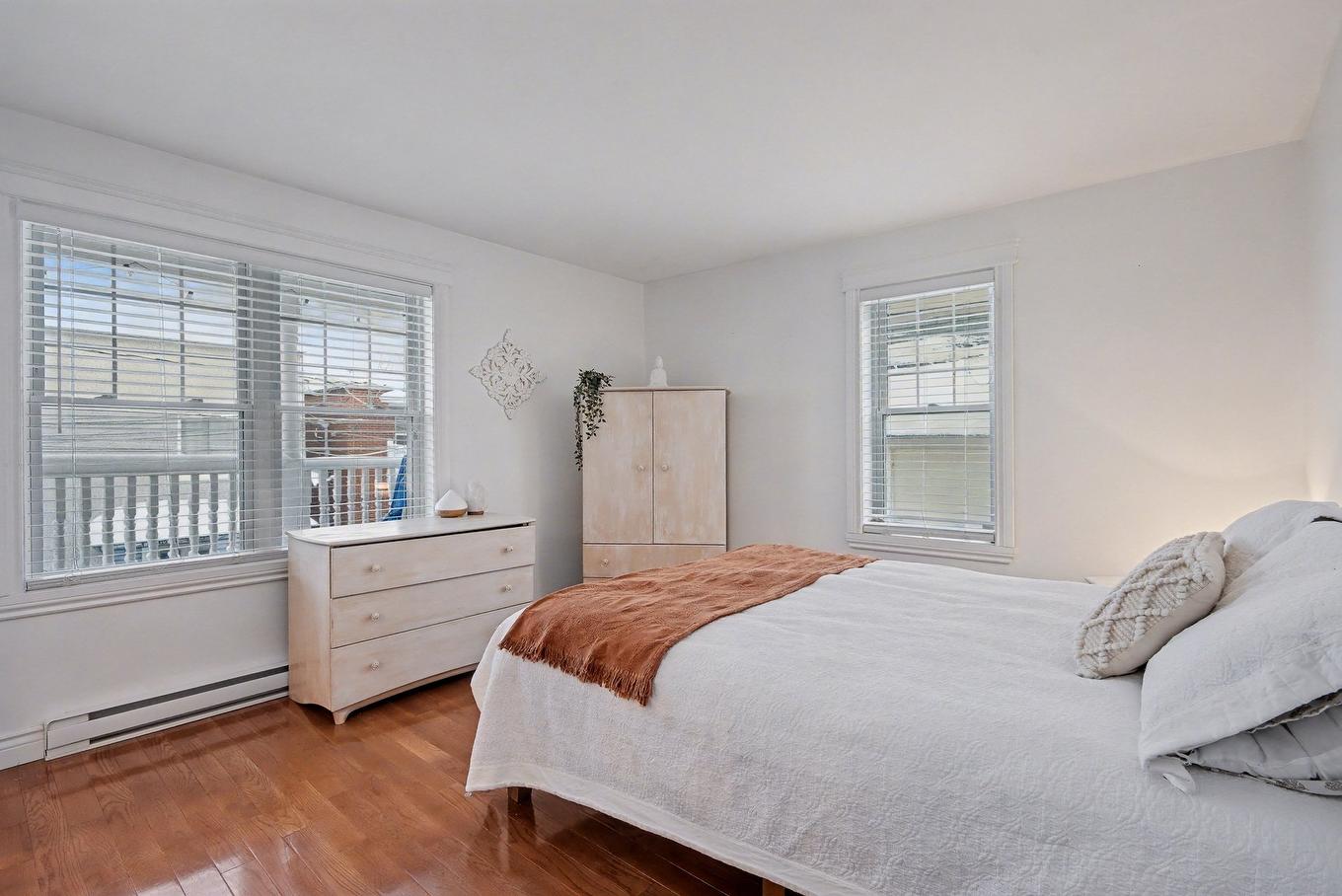 Chambre à coucher principale - 104 - 106A Rue Notre-Dame, Saint-Jean-Sur-Richelieu, QC - Indoor Photo Showing Bedroom