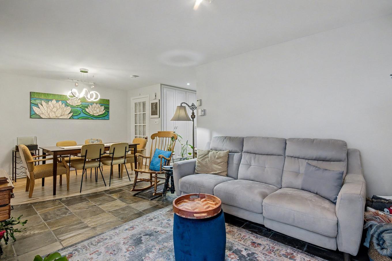 Salon - 104 - 106A Rue Notre-Dame, Saint-Jean-Sur-Richelieu, QC - Indoor Photo Showing Living Room