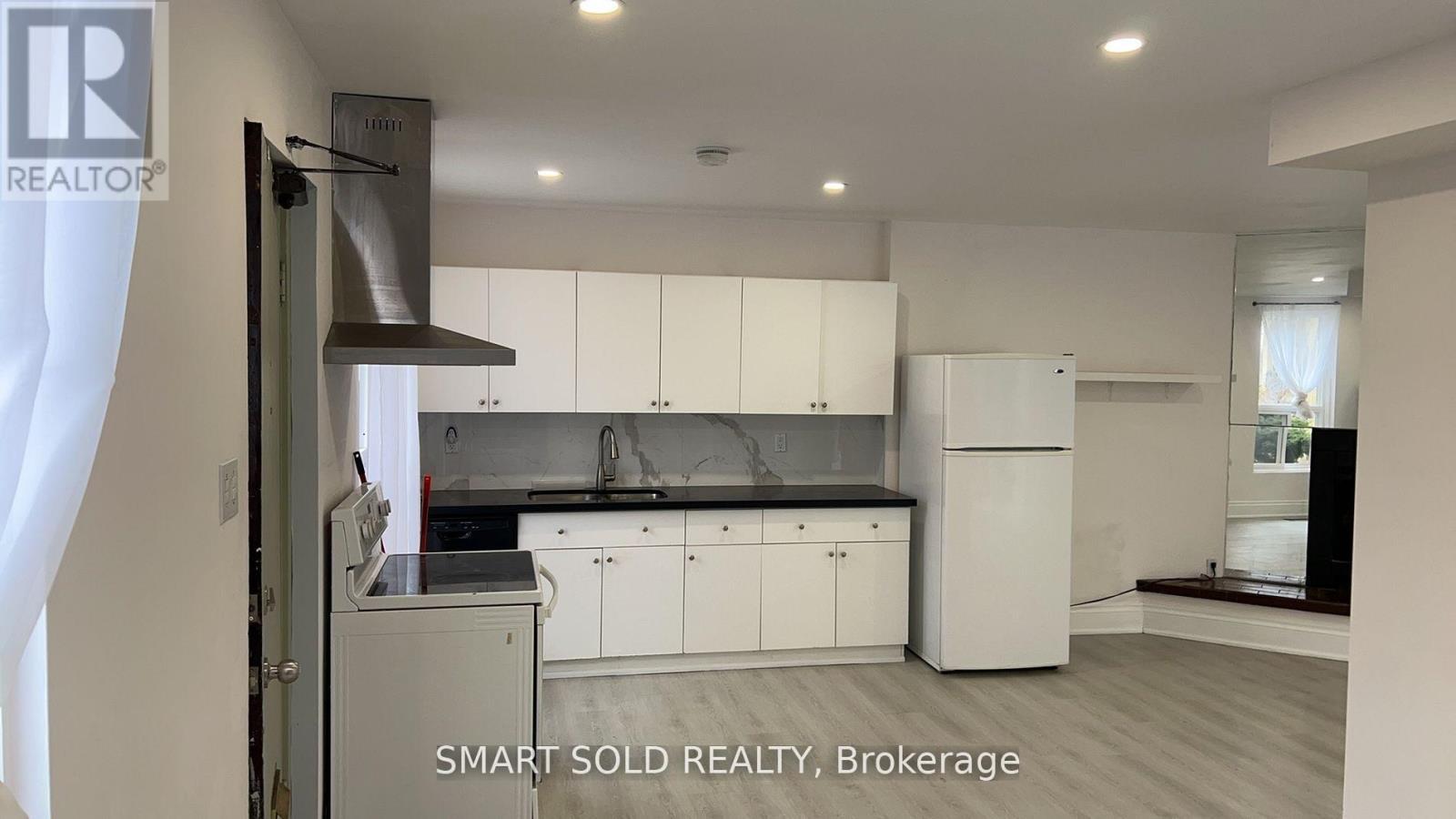 42A Amelia Street, Toronto, ON - Indoor Photo Showing Kitchen