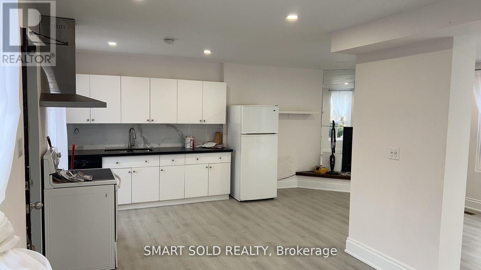 42A Amelia Street, Toronto, ON - Indoor Photo Showing Kitchen