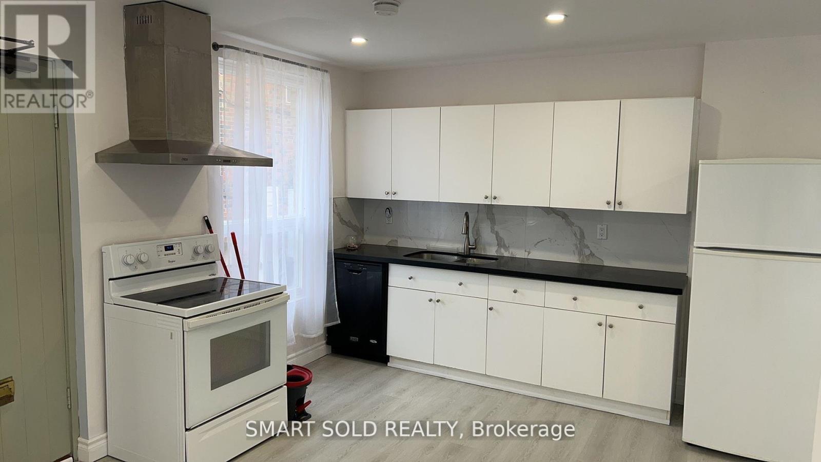 42A Amelia Street, Toronto, ON - Indoor Photo Showing Kitchen