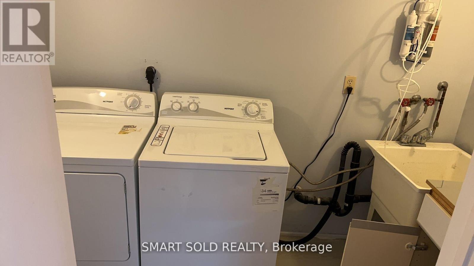 42A Amelia Street, Toronto, ON - Indoor Photo Showing Laundry Room