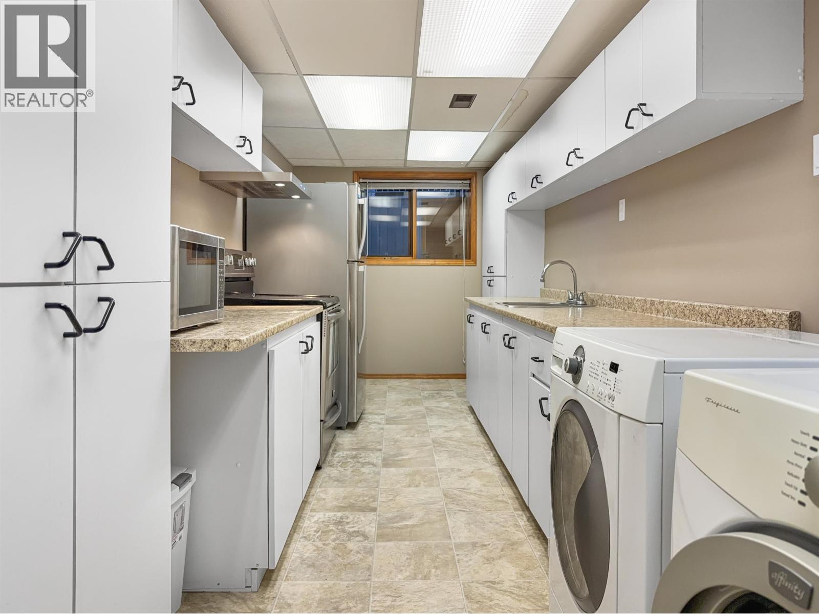 93 Westridge Drive, Williams Lake, BC - Indoor Photo Showing Laundry Room