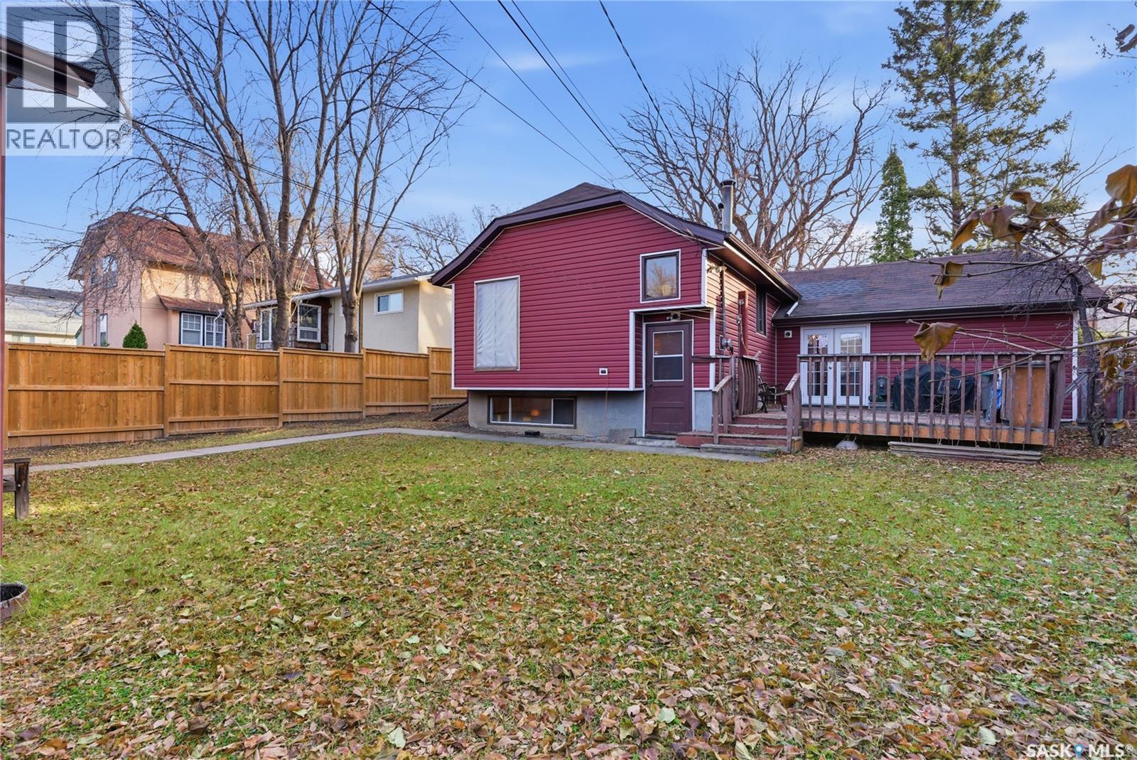 1109 7Th Street E, Saskatoon, SK - Outdoor With Deck Patio Veranda