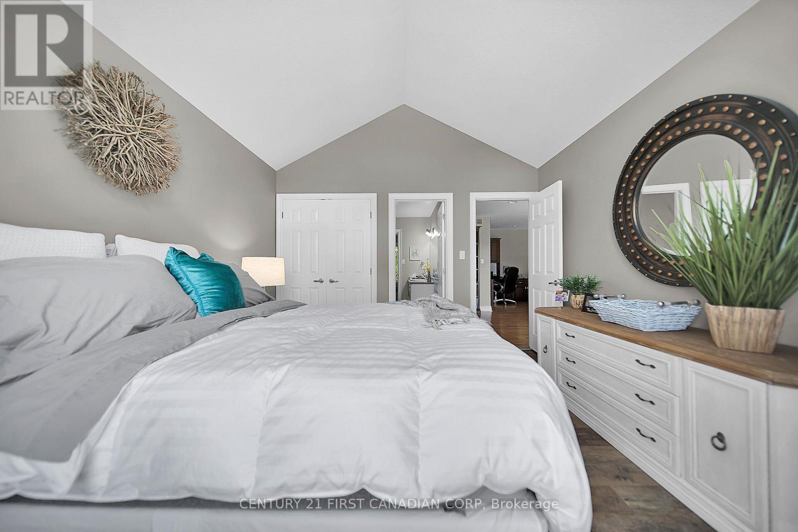 42580 Roberts Line, Central Elgin, ON - Indoor Photo Showing Bedroom