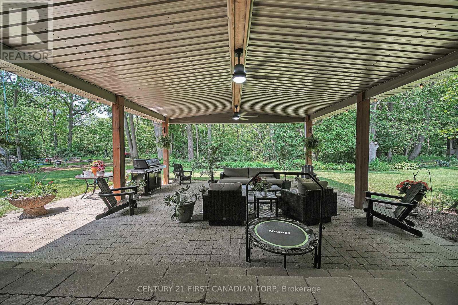 42580 Roberts Line, Central Elgin, ON - Outdoor With Deck Patio Veranda With Exterior