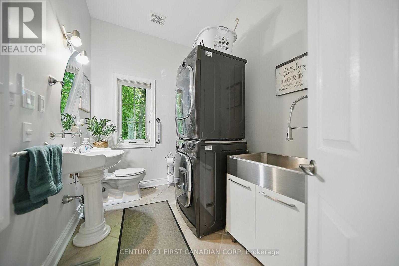 42580 Roberts Line, Central Elgin, ON - Indoor Photo Showing Laundry Room