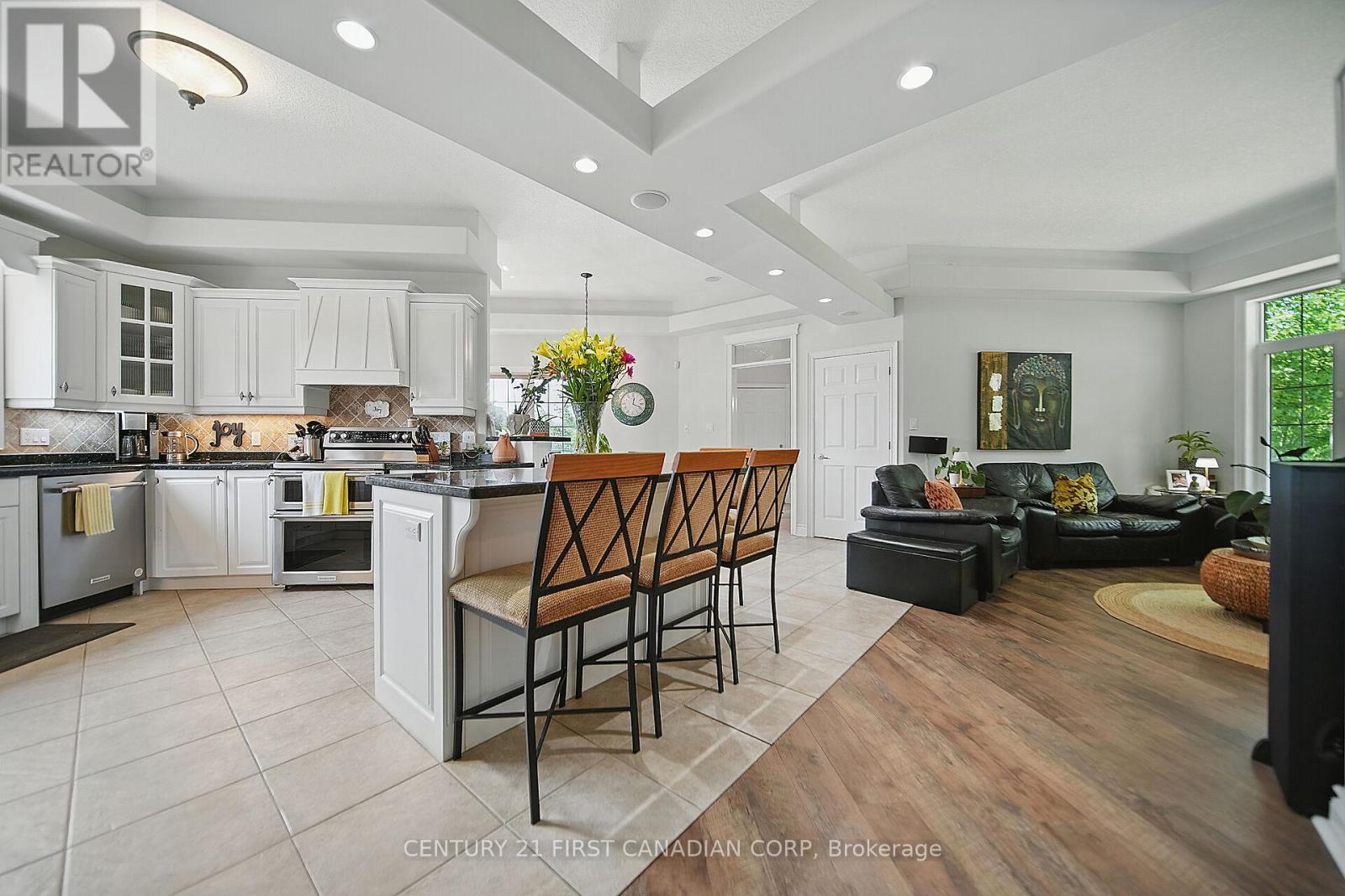 42580 Roberts Line, Central Elgin, ON - Indoor Photo Showing Other Room