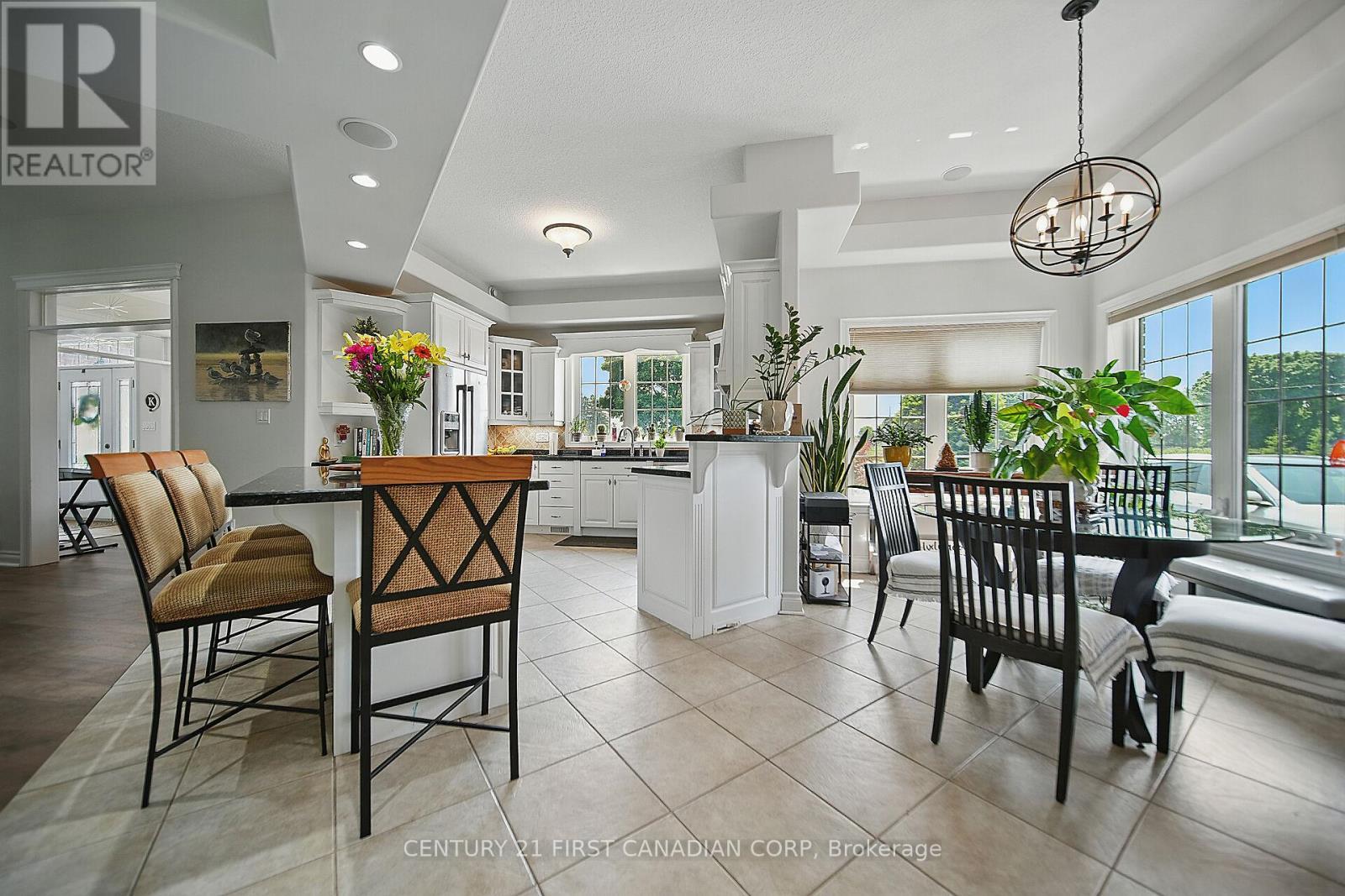 42580 Roberts Line, Central Elgin, ON - Indoor Photo Showing Dining Room